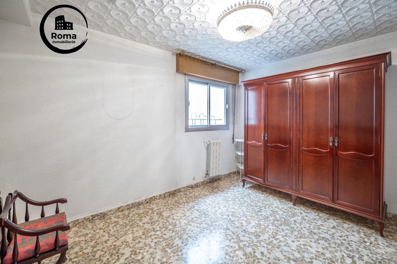 4 bedroom Flat for sale in Granada city with garage - € 375,000 (Ref: 9491544)