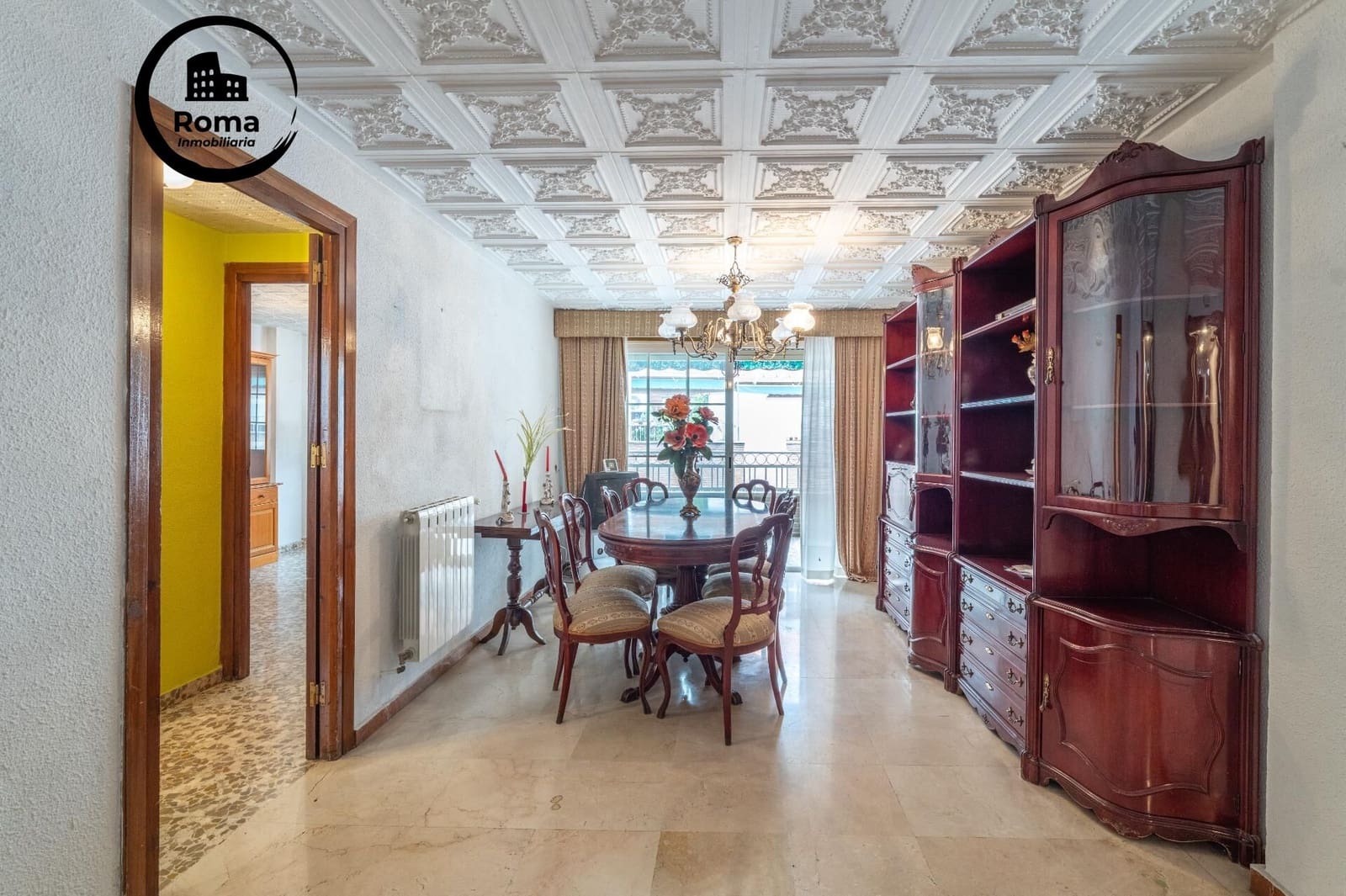 4 bedroom Flat for sale in Granada city with garage - € 375,000 (Ref: 9491544)