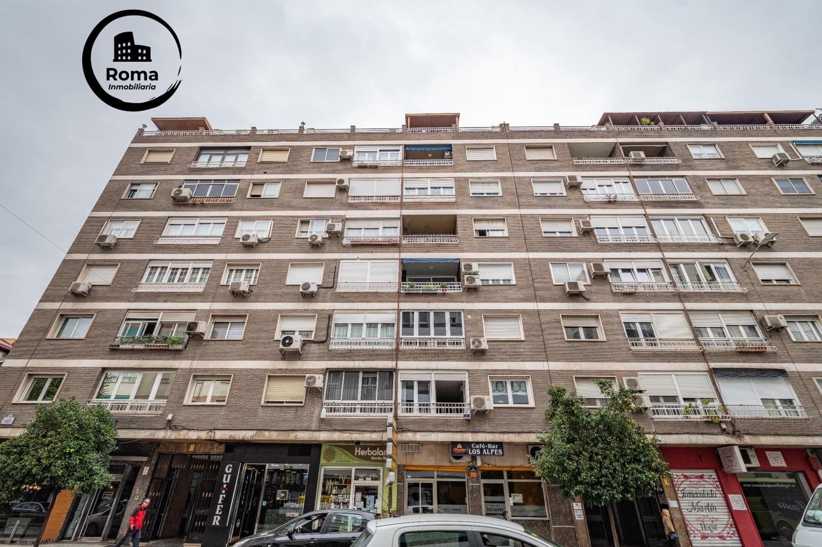 4 bedroom Flat for sale in Granada city with garage - € 375,000 (Ref: 9491544)