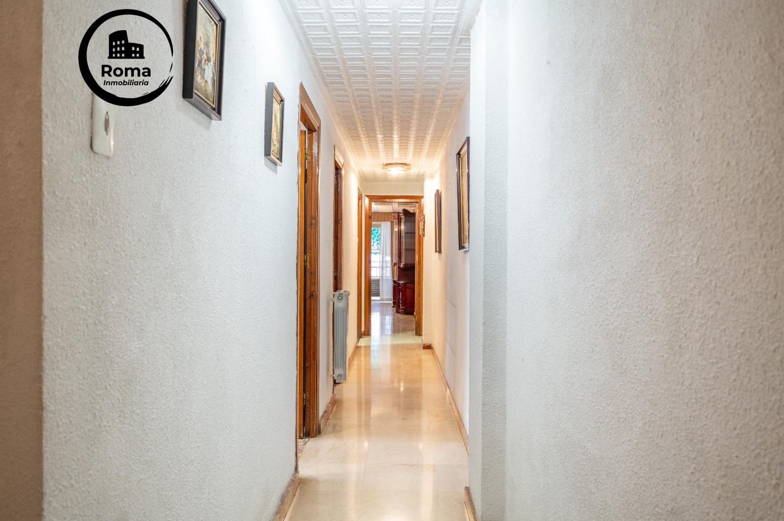 4 bedroom Flat for sale in Granada city with garage - € 375,000 (Ref: 9491545)