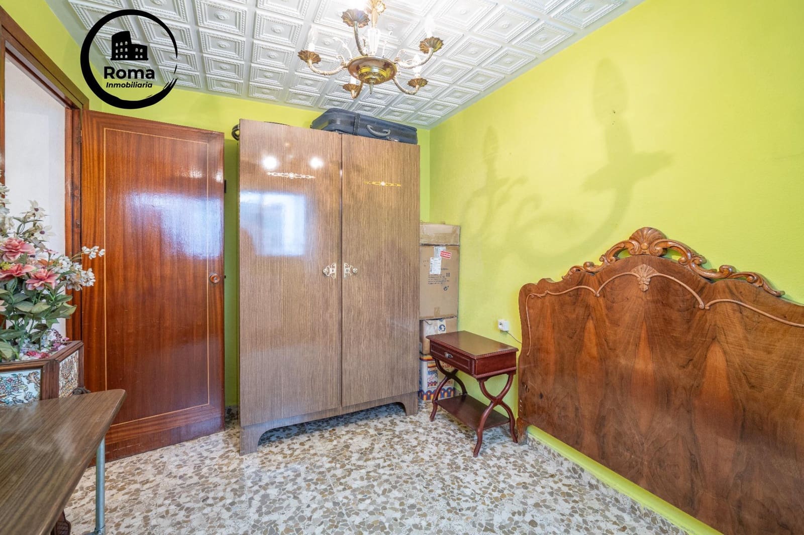 4 bedroom Flat for sale in Granada city with garage - € 375,000 (Ref: 9491545)