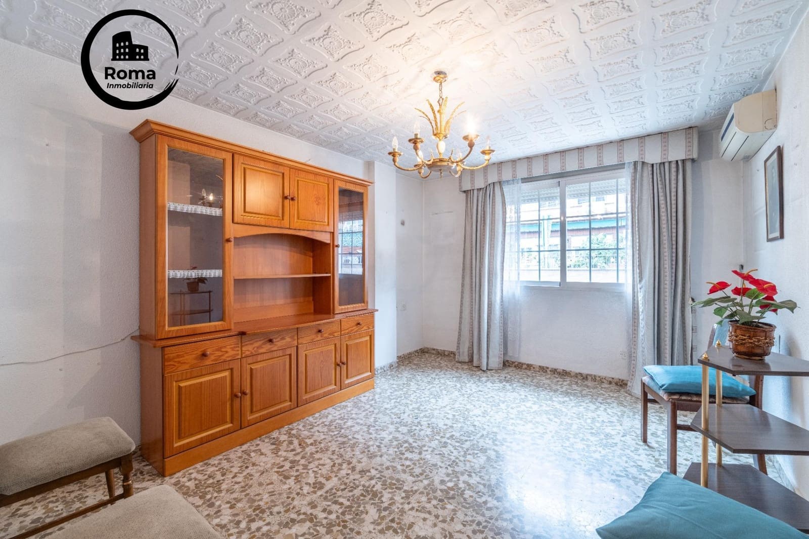 4 bedroom Flat for sale in Granada city with garage - € 375,000 (Ref: 9491545)