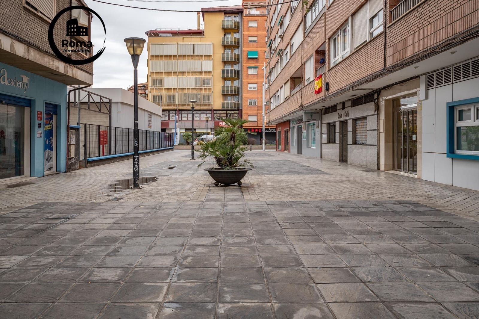 4 bedroom Flat for sale in Granada city with garage - € 375,000 (Ref: 9491545)