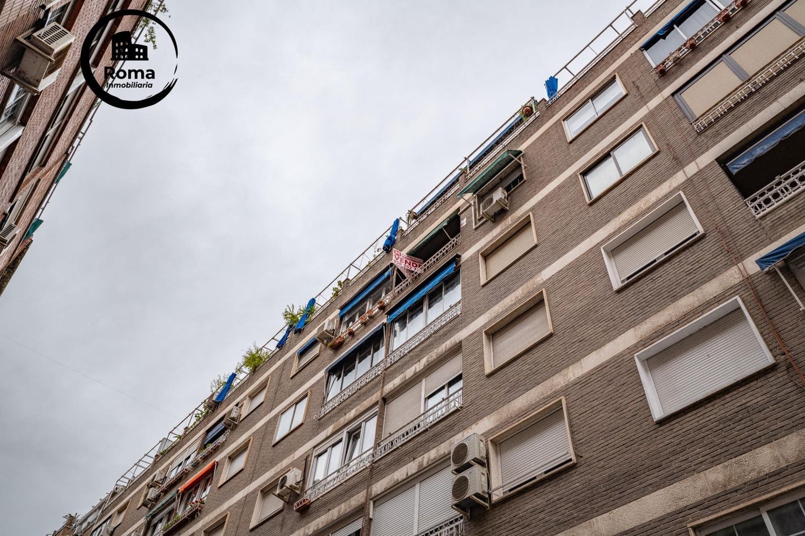 4 bedroom Flat for sale in Granada city with garage - € 375,000 (Ref: 9491545)