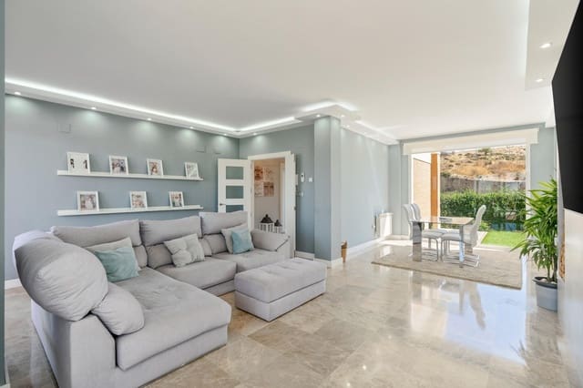 4 soverom Villa til salgs i Otura med svømmebasseng garasje - € 489 000 (Ref: 9491548)