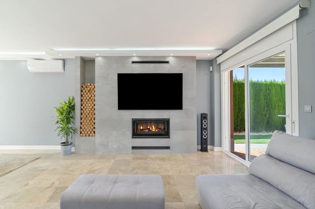 4 soverom Villa til salgs i Otura med svømmebasseng garasje - € 489 000 (Ref: 9491548)