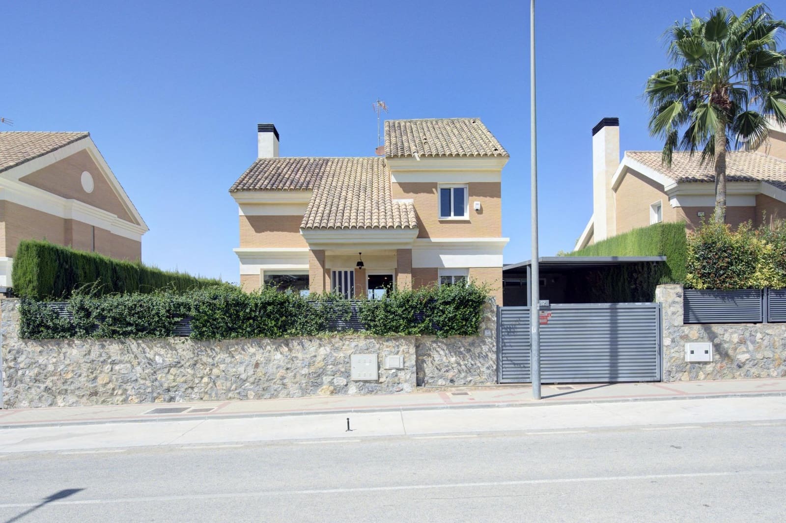 4 soverom Villa til salgs i Otura med svømmebasseng garasje - € 489 000 (Ref: 9491548)