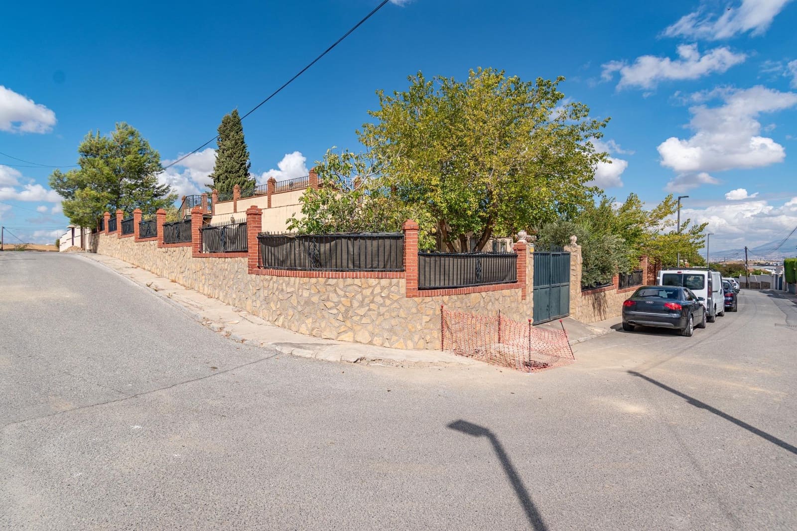 4 soveværelse Villa til salg i Otura med swimmingpool garage - € 319.000 (Ref: 9491552)