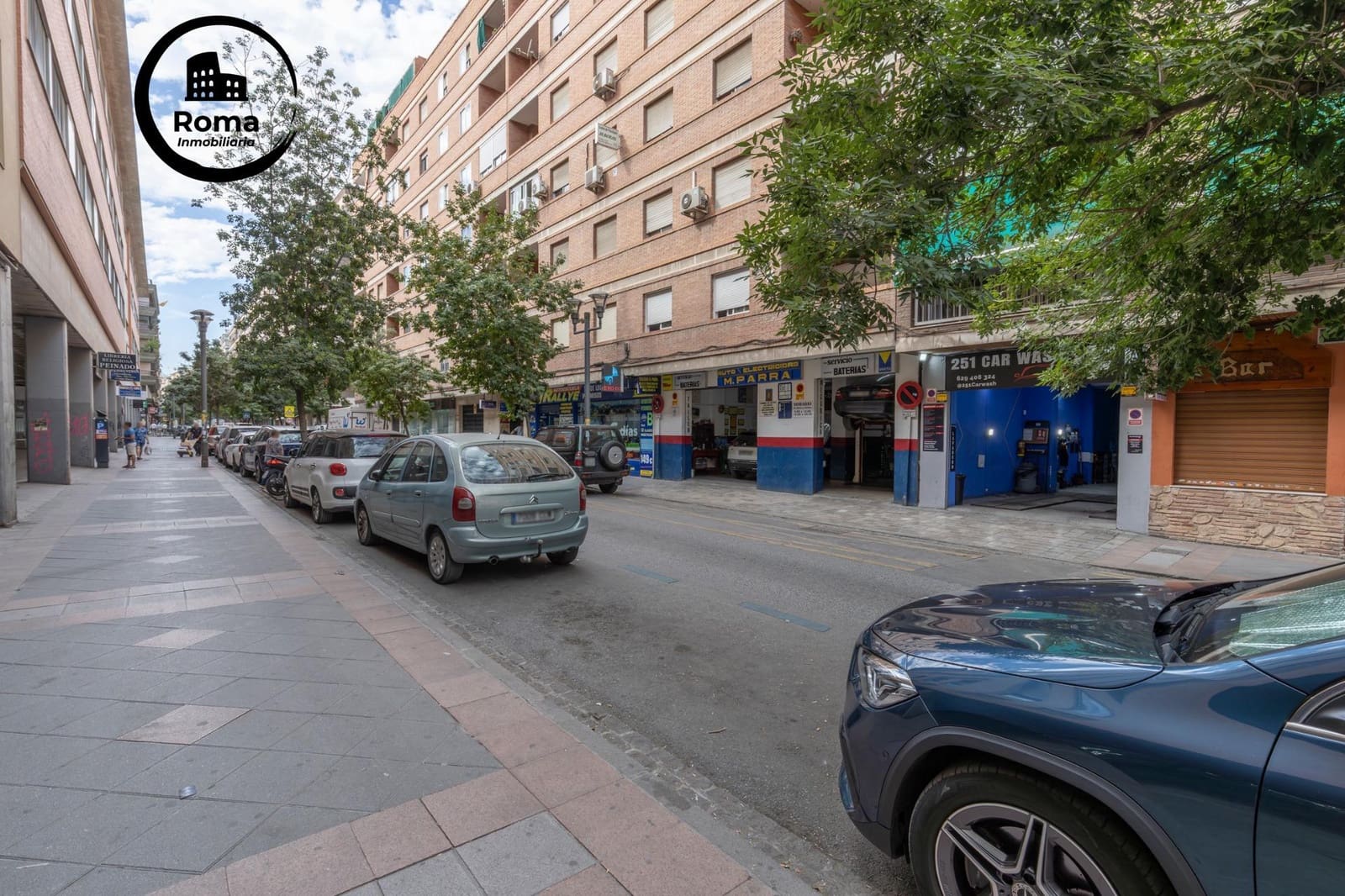 Commercial for sale in Granada city - € 130,000 (Ref: 9491567)