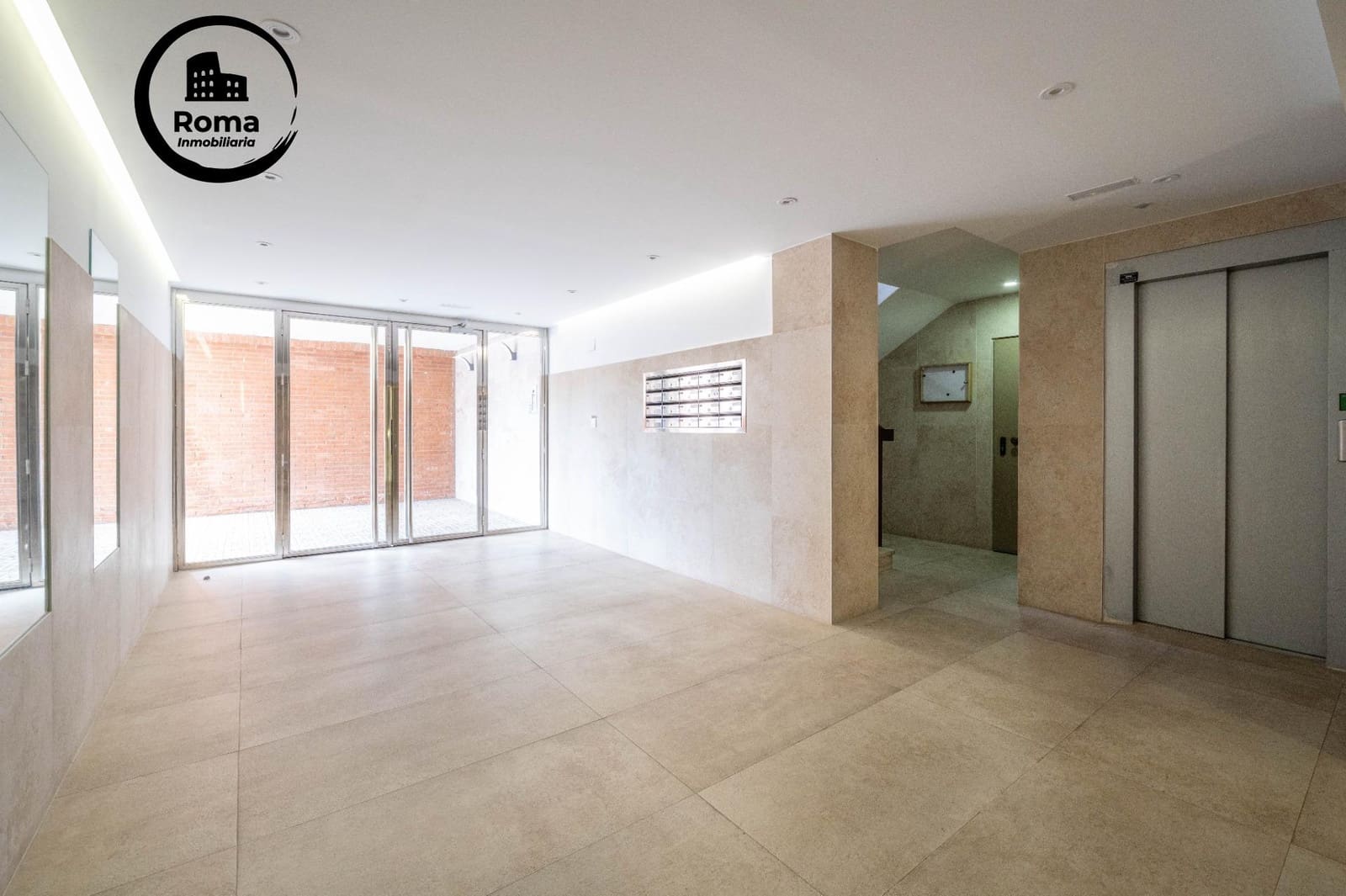 4 soveværelse Lejlighed til salg i Granada by med garage - € 285.000 (Ref: 9491571)