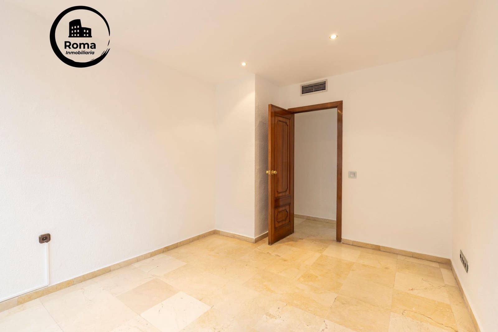 3 bedroom Office for sale in Granada city - € 290,000 (Ref: 9494697)