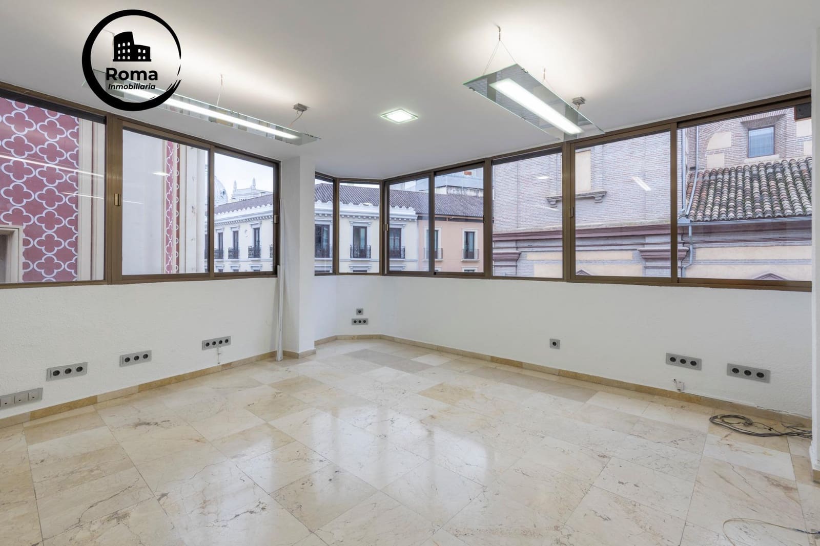 3 bedroom Office for sale in Granada city - € 290,000 (Ref: 9494697)