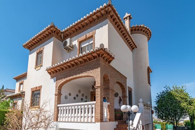 4 bedroom Villa for sale in La Zubia with pool garage - € 380,000 (Ref: 9494698)