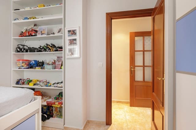 Piso de 3 habitaciones en Peligros en venta con garaje - 174.990 € (Ref: 9494699)