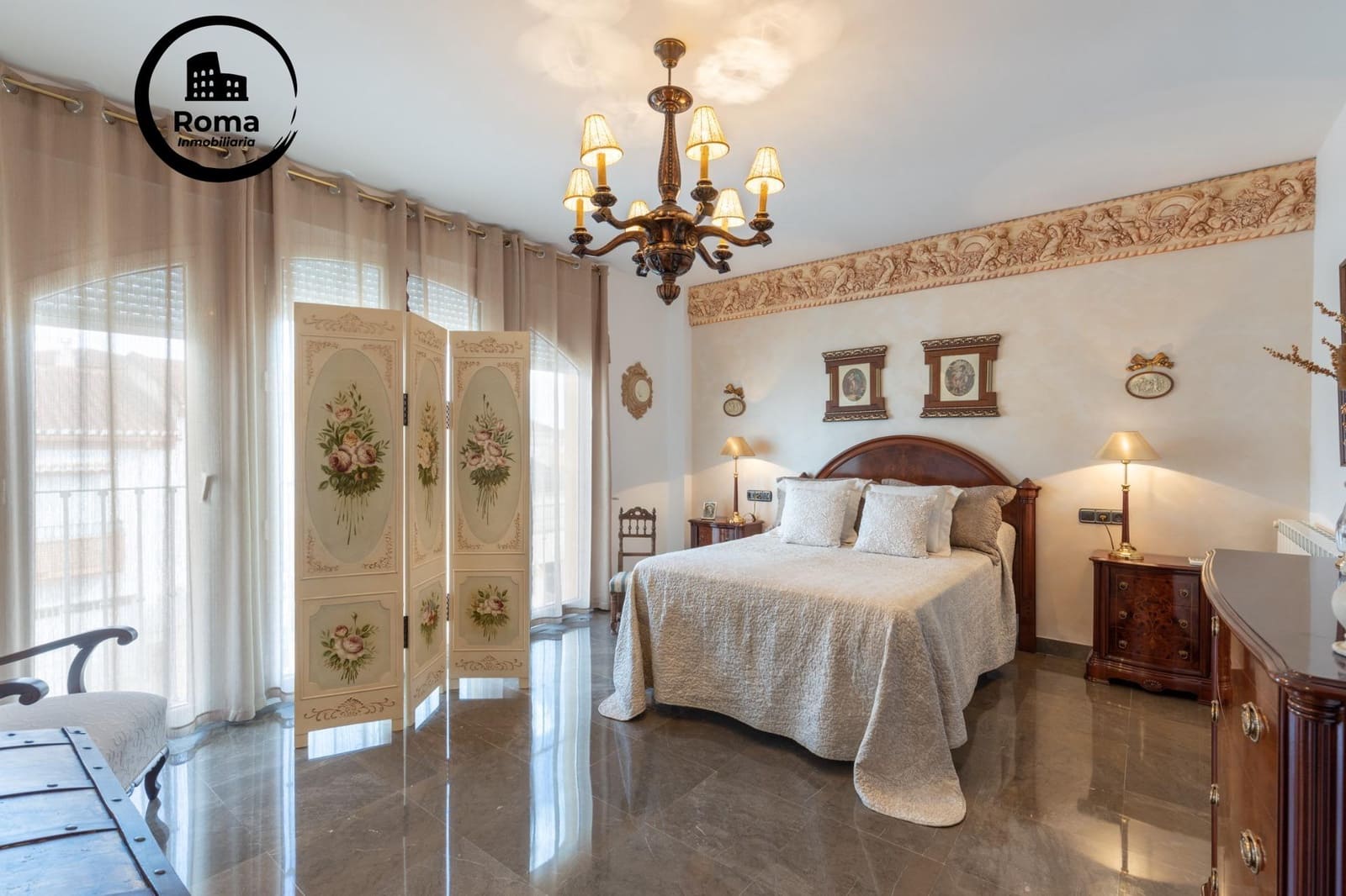 Chalet de 4 habitaciones en Atarfe en venta - 380.000 € (Ref: 9495409)