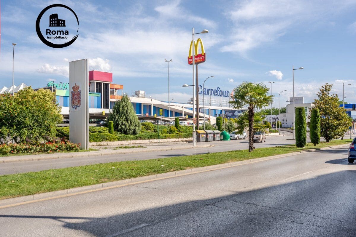 Garaż na sprzedaż w Miasto Grenada - 46 000 € (Ref: 9502489)