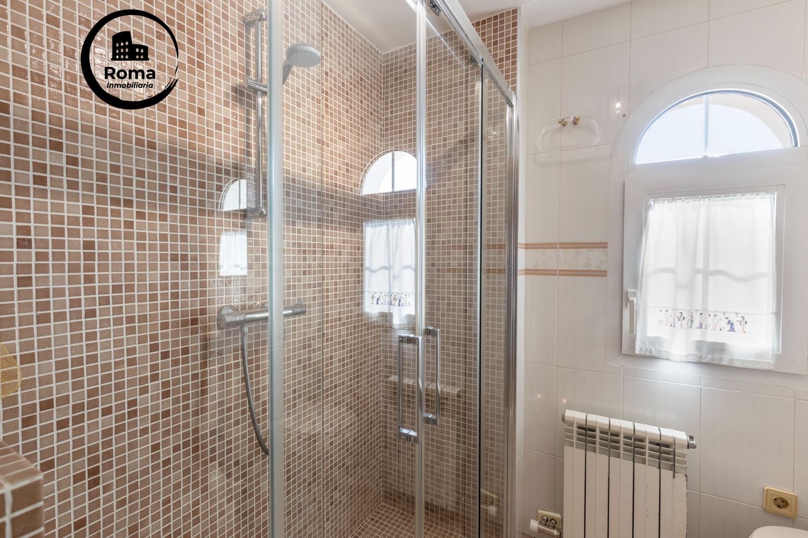 5 soveværelse Villa til salg i Gojar med swimmingpool garage - € 467.000 (Ref: 9502493)