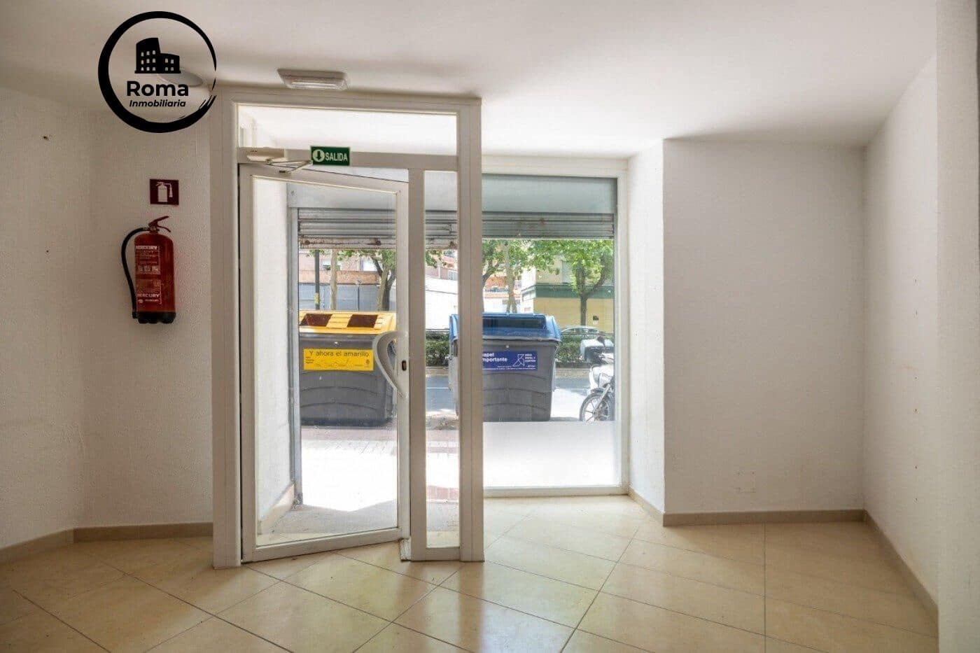 Commercial for sale in Granada city - € 75,000 (Ref: 9502497)