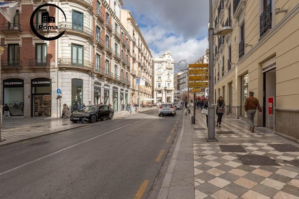 Piso de 3 habitaciones en Granada ciudad en venta - 290.000 € (Ref: 9502504)