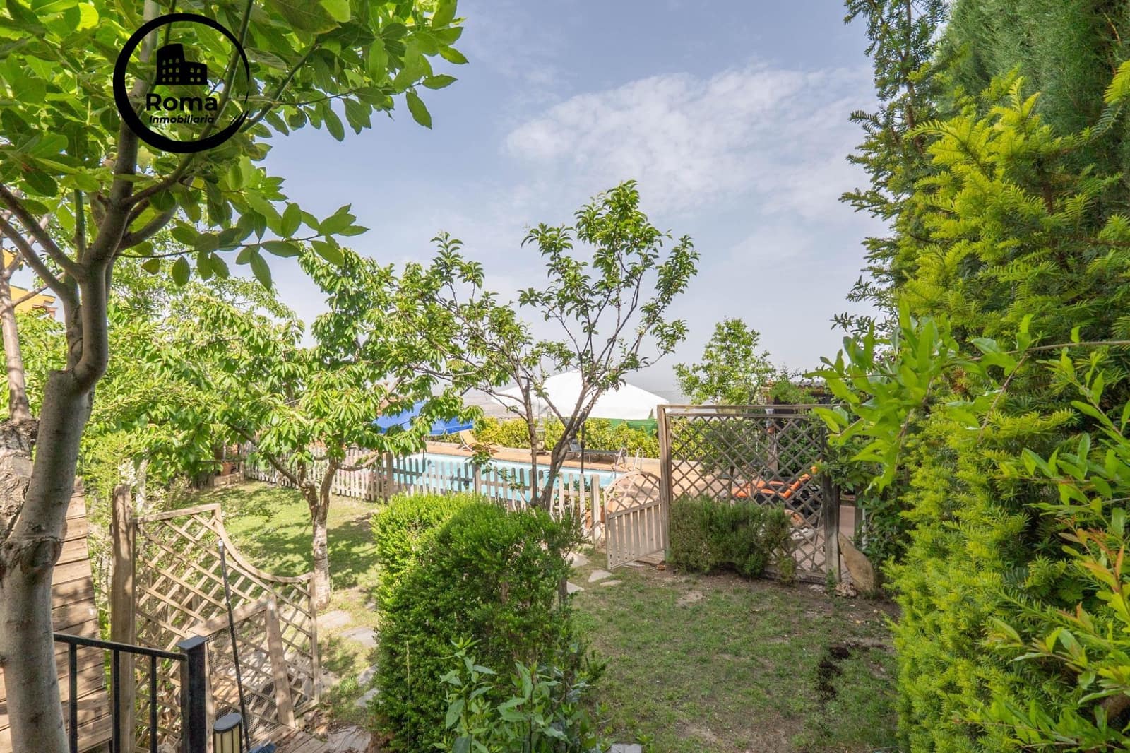 3 bedroom Villa for sale in La Zubia with pool garage - € 350,000 (Ref: 9502509)