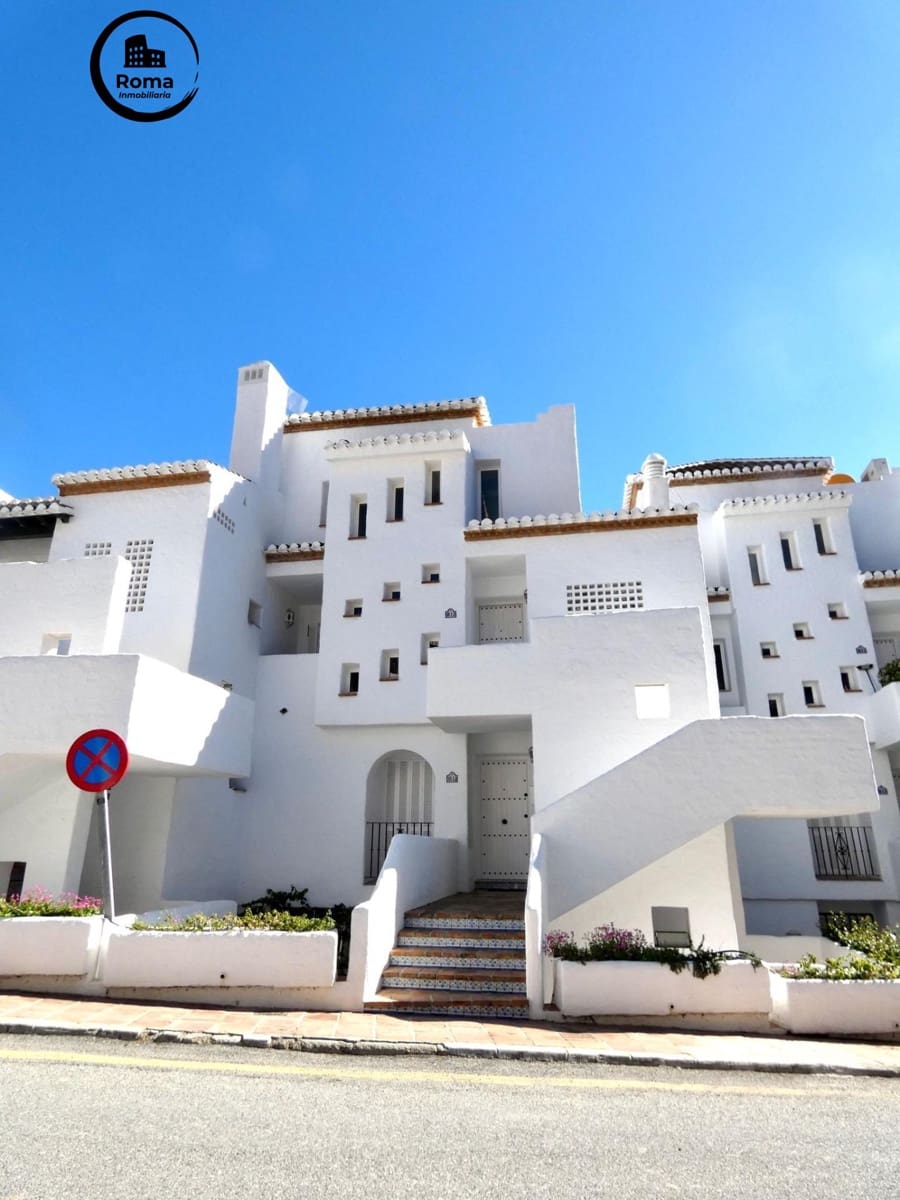 2 bedroom Flat for sale in La Herradura - € 385,000 (Ref: 9502518)