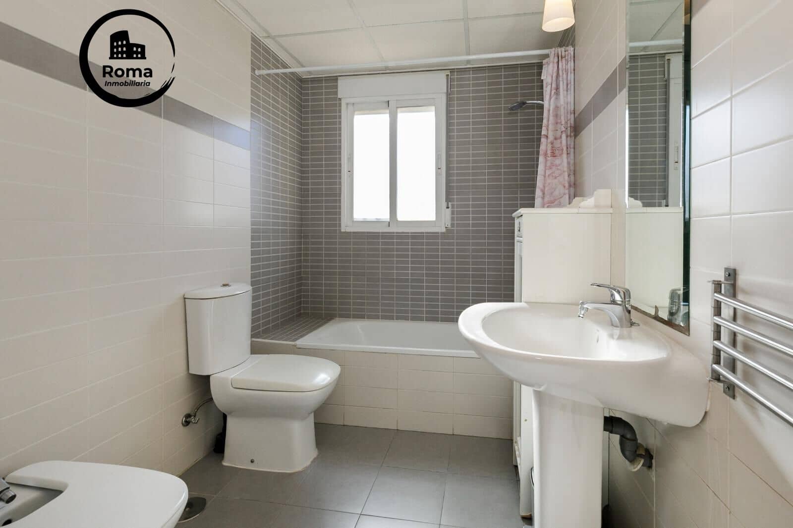 Adosado de 3 habitaciones en Churriana de la Vega en venta con garaje - 289.000 € (Ref: 9502522)