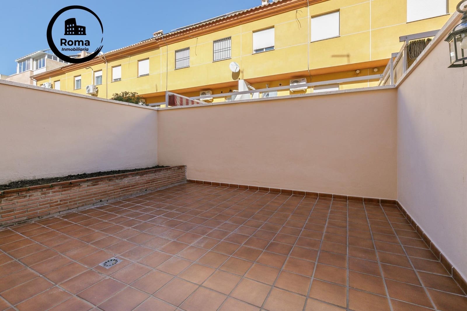 Adosado de 3 habitaciones en Churriana de la Vega en venta con garaje - 289.000 € (Ref: 9502522)