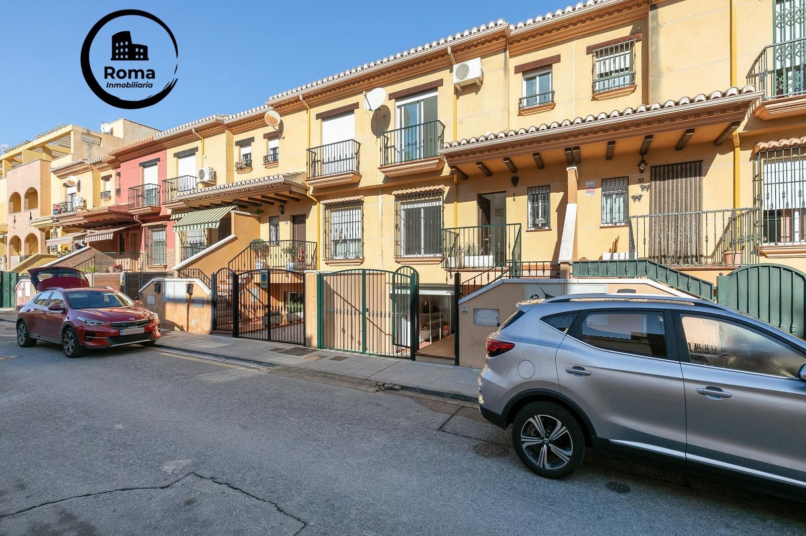 Adosado de 3 habitaciones en Churriana de la Vega en venta con garaje - 289.000 € (Ref: 9502522)