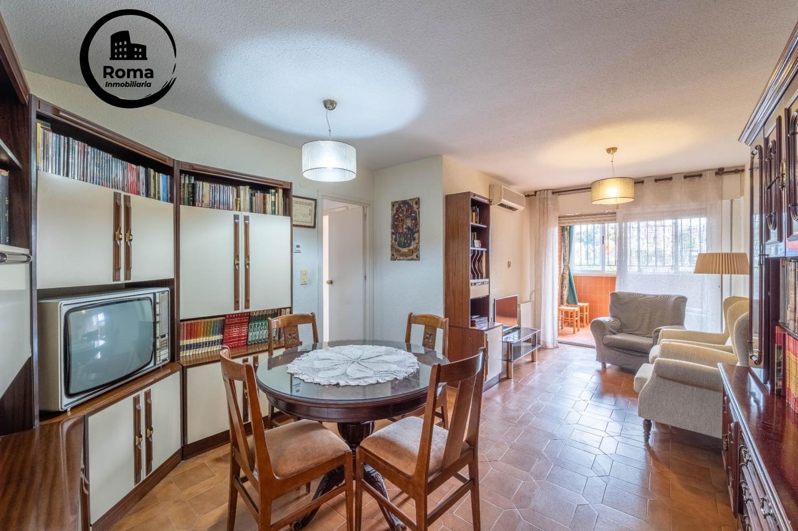 4 bedroom Flat for sale in Granada city with garage - € 285,000 (Ref: 9502523)