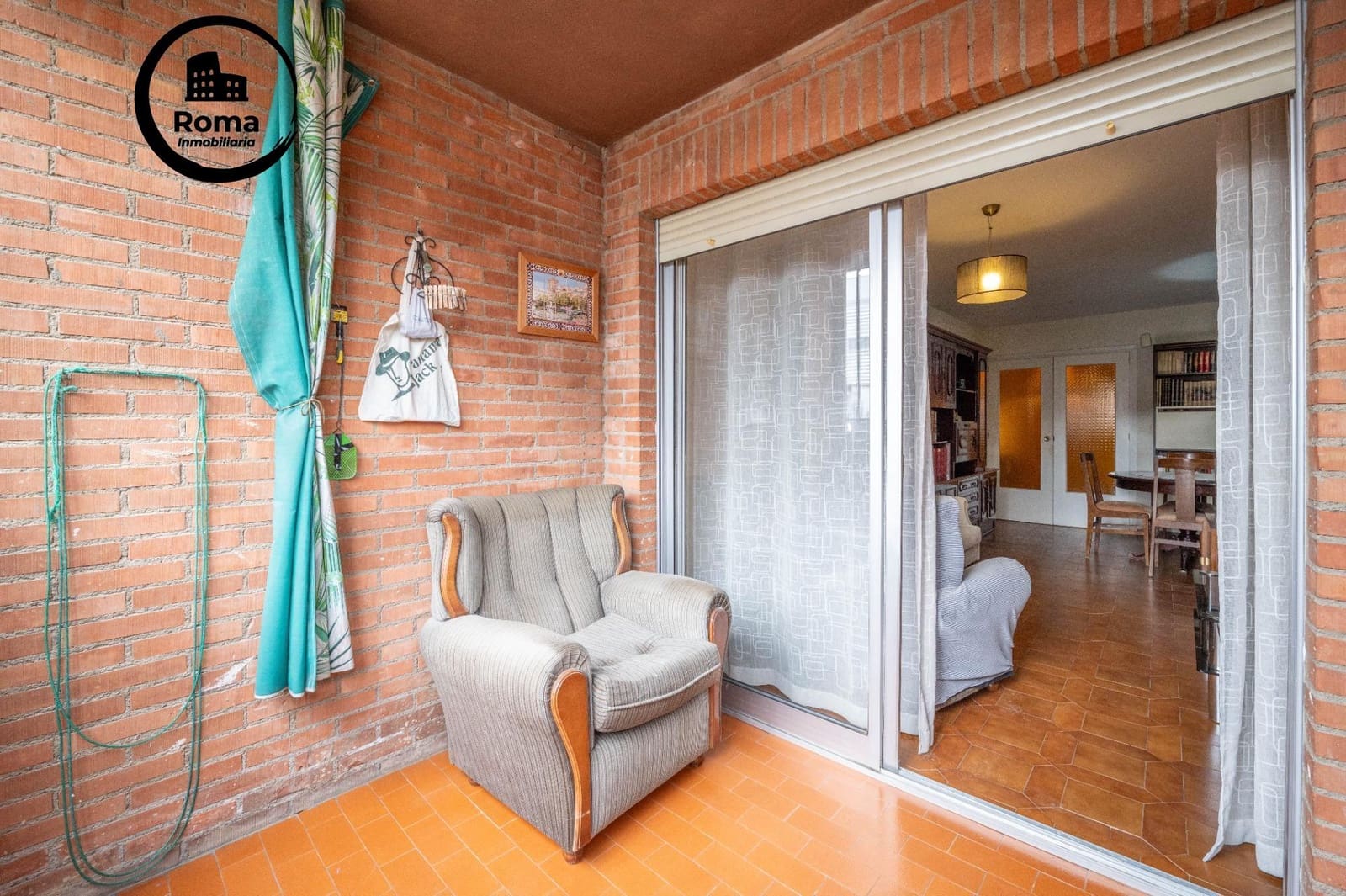 4 bedroom Flat for sale in Granada city with garage - € 285,000 (Ref: 9502523)