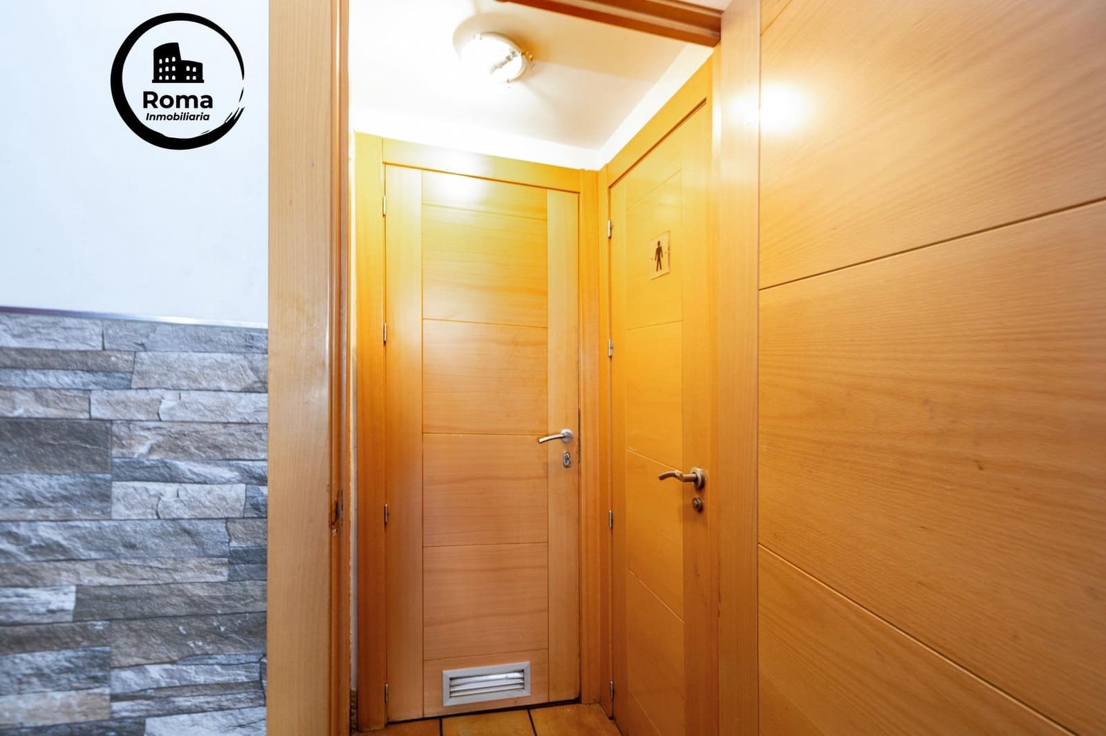 Business for sale in Granada city - € 280,000 (Ref: 9502526)