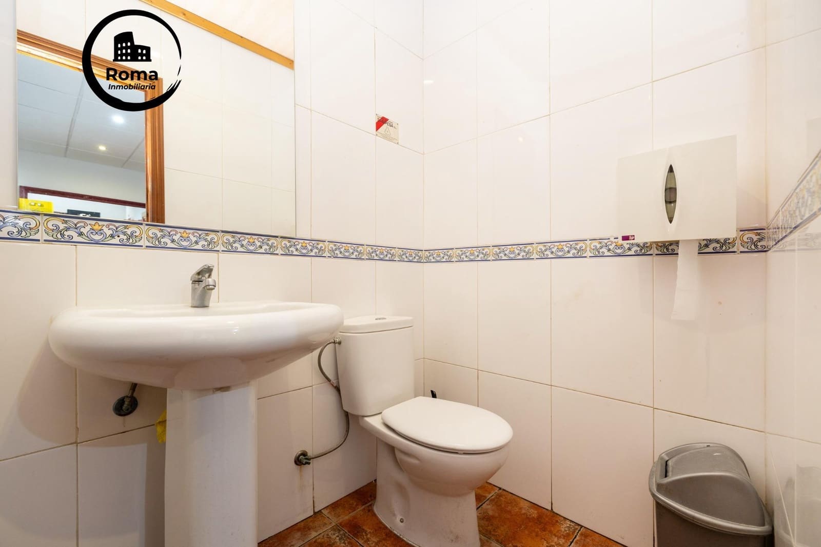 Business for sale in Granada city - € 280,000 (Ref: 9502526)