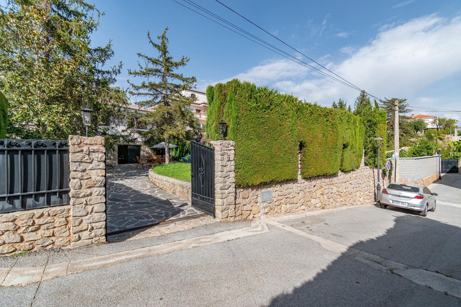 4 slaapkamer Villa te koop in Huetor Santillan met zwembad garage - € 278.000 (Ref: 9502528)