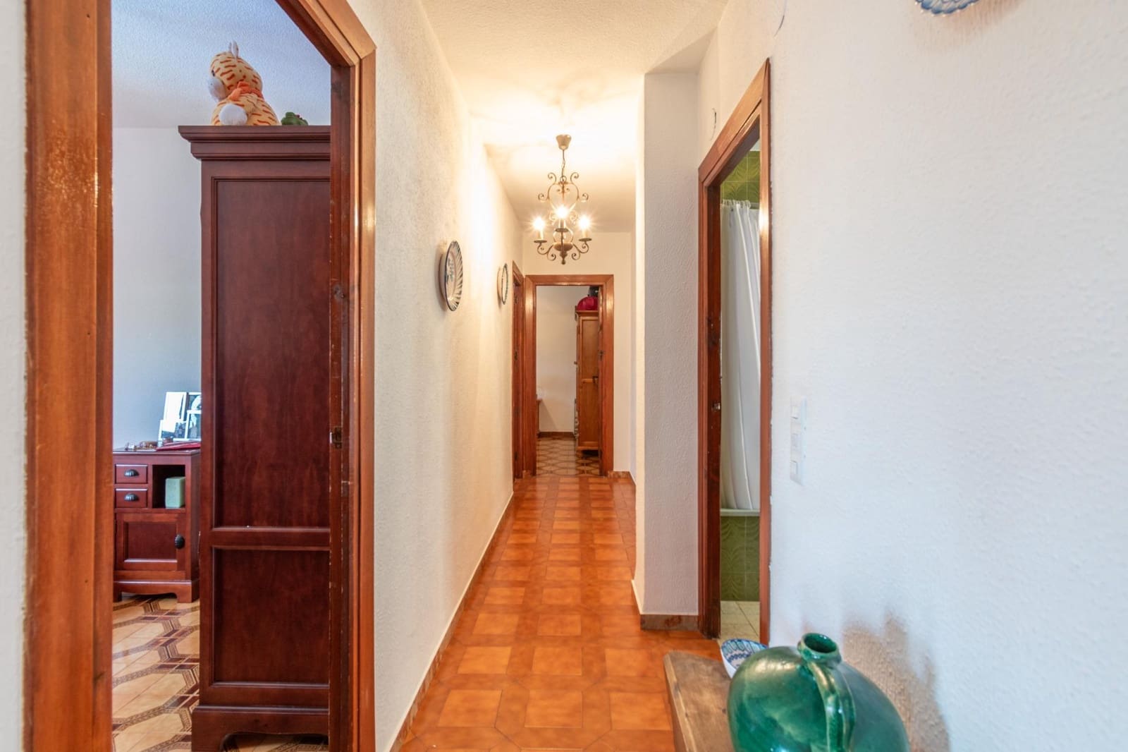 4 slaapkamer Villa te koop in Huetor Santillan met zwembad garage - € 278.000 (Ref: 9502528)