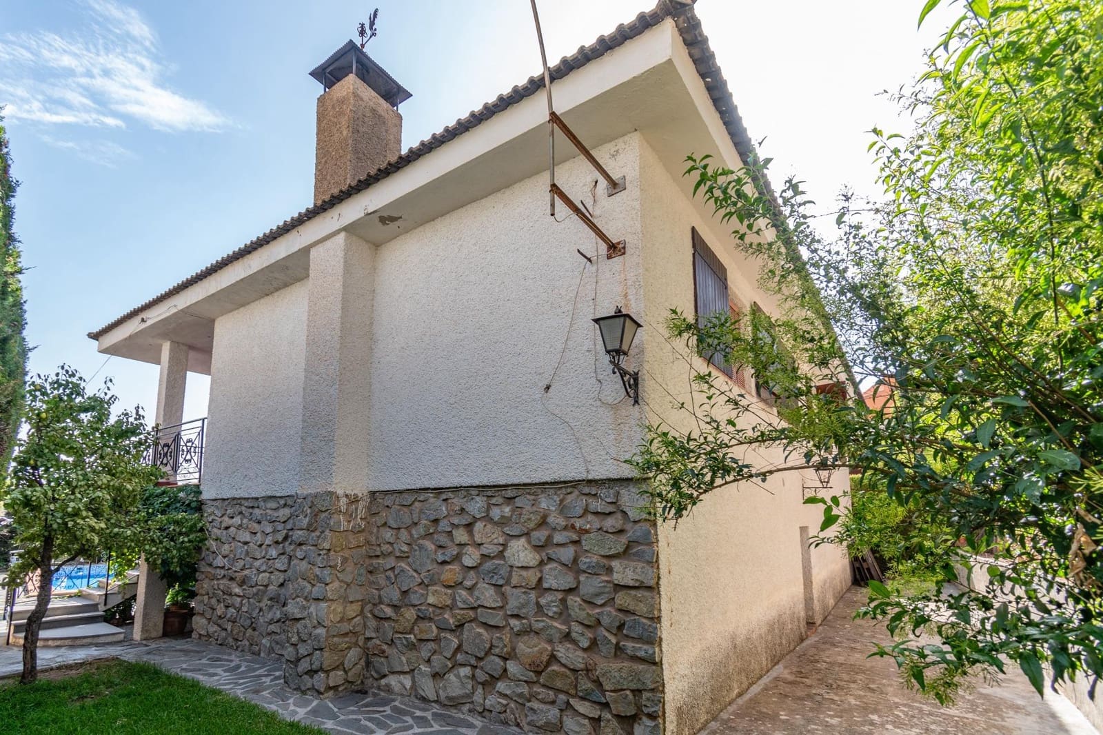 4 slaapkamer Villa te koop in Huetor Santillan met zwembad garage - € 278.000 (Ref: 9502528)