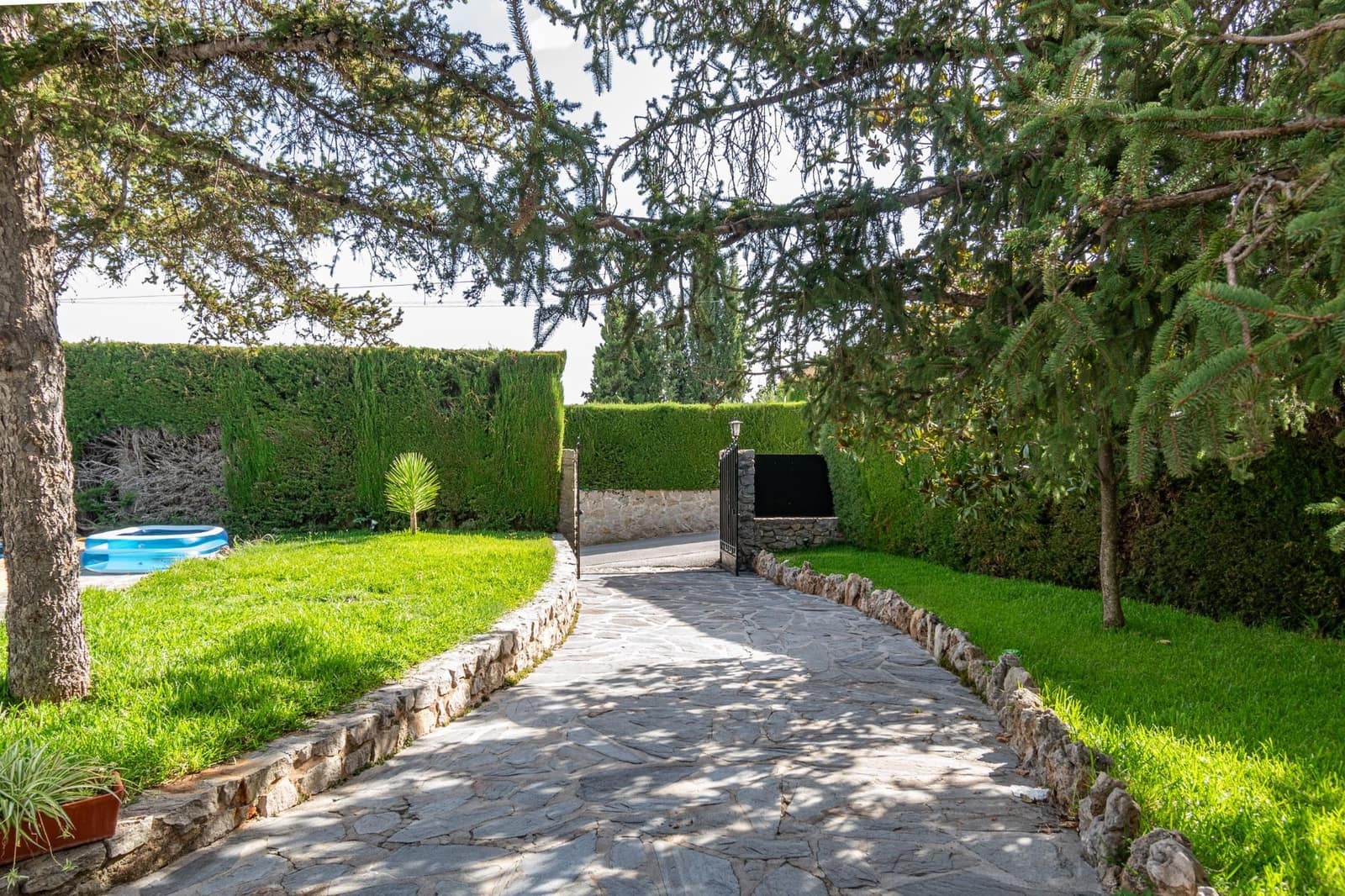 4 slaapkamer Villa te koop in Huetor Santillan met zwembad garage - € 278.000 (Ref: 9502528)