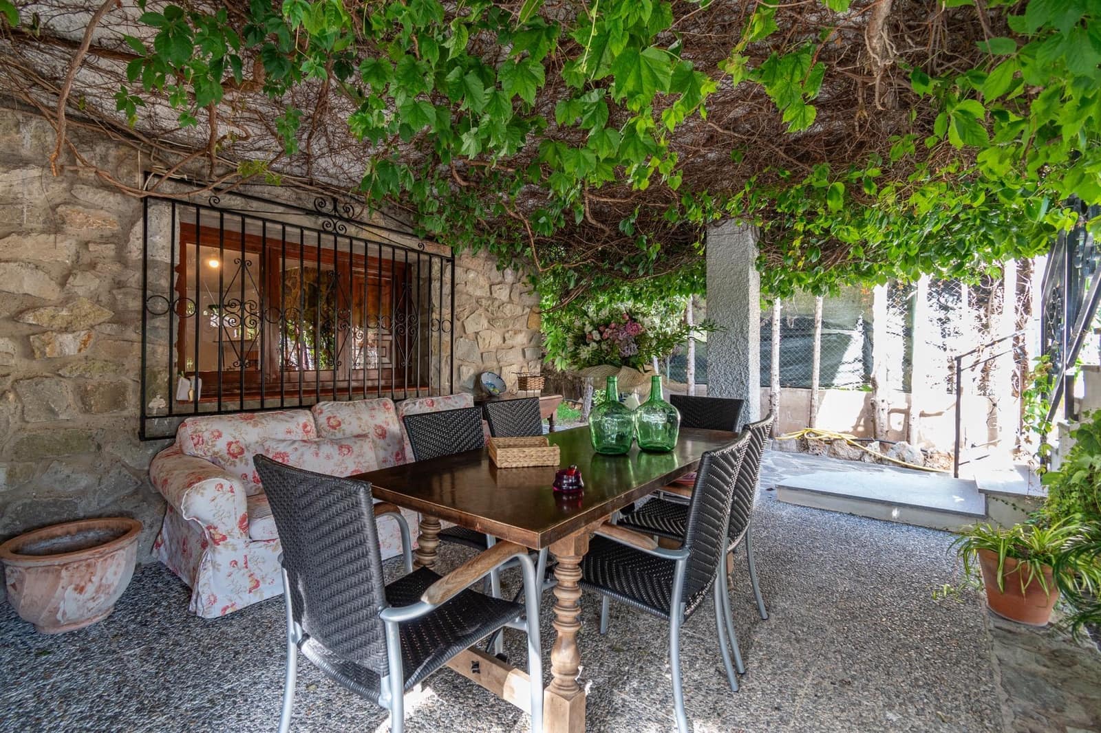 4 slaapkamer Villa te koop in Huetor Santillan met zwembad garage - € 278.000 (Ref: 9502528)