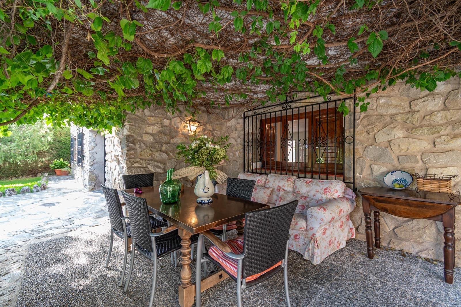 4 slaapkamer Villa te koop in Huetor Santillan met zwembad garage - € 278.000 (Ref: 9502528)