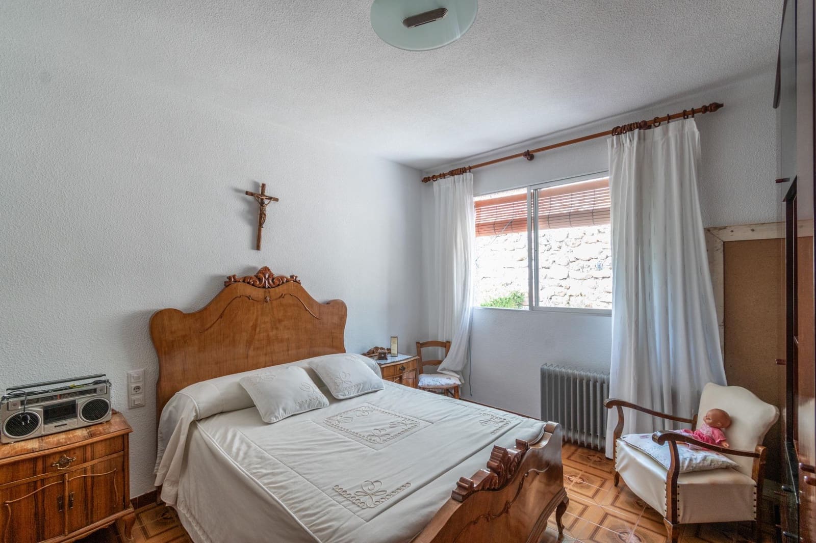 4 slaapkamer Villa te koop in Huetor Santillan met zwembad garage - € 278.000 (Ref: 9502528)