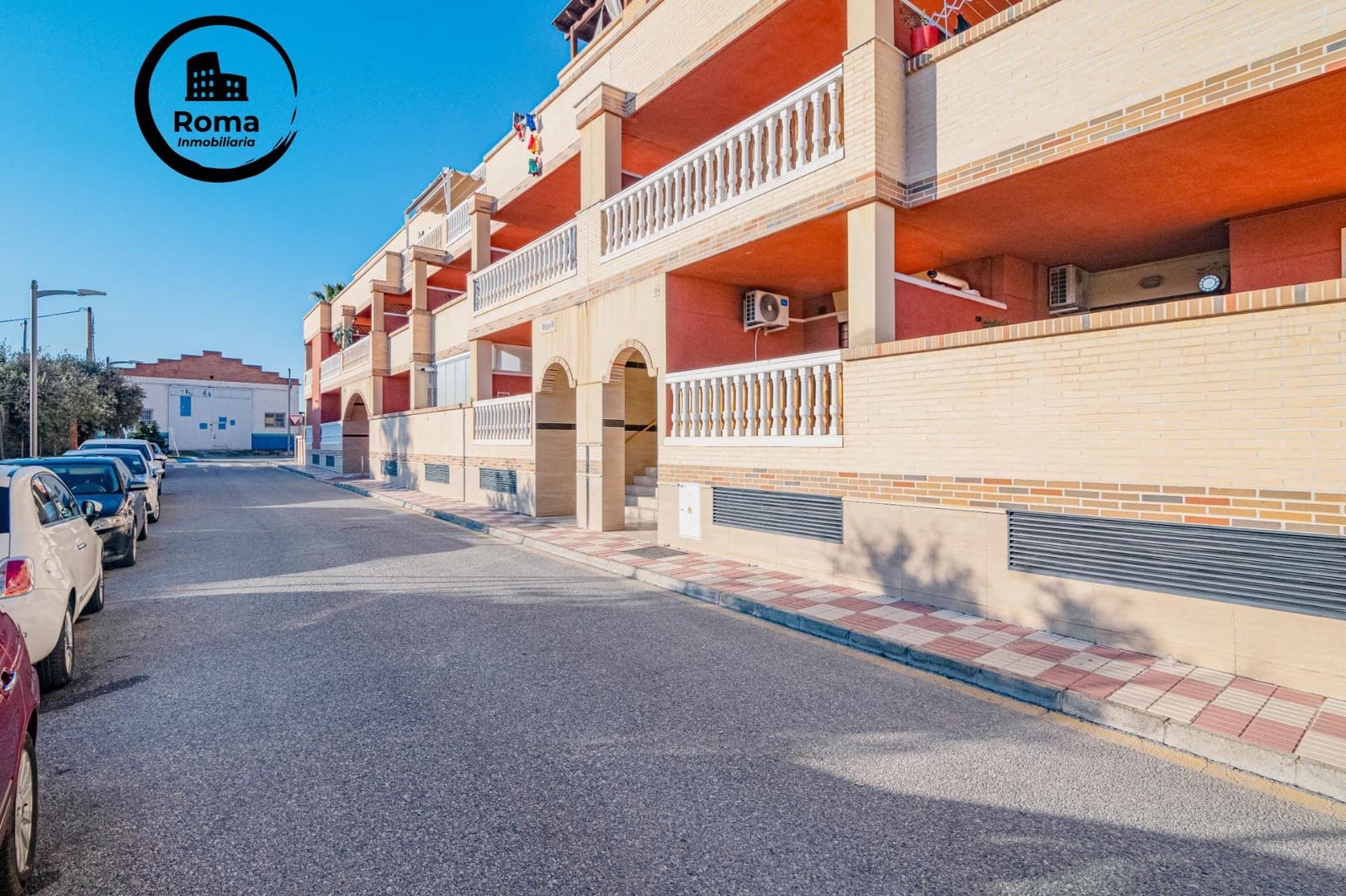 Ático de 2 habitaciones en Churriana de la Vega en venta con garaje - 185.000 € (Ref: 9502540)