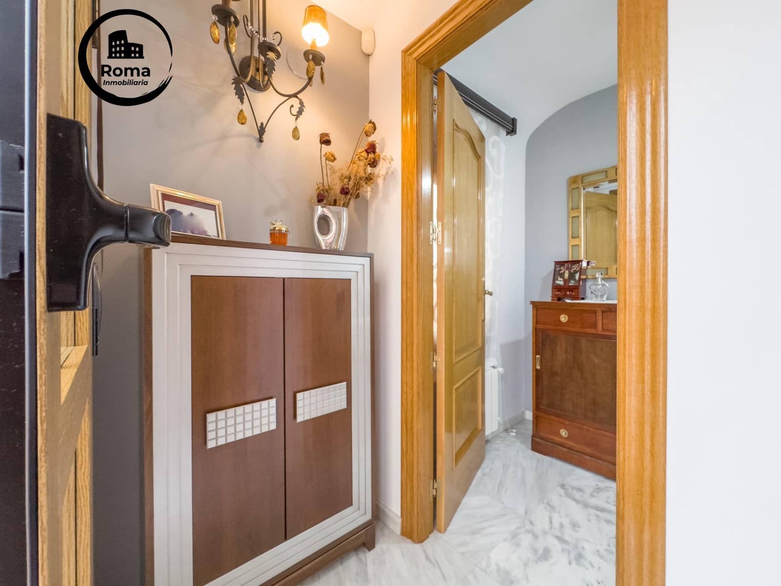 4 soverom Kjedet enebolig til salgs i Las Gabias med svømmebasseng garasje - € 385 000 (Ref: 9502546)