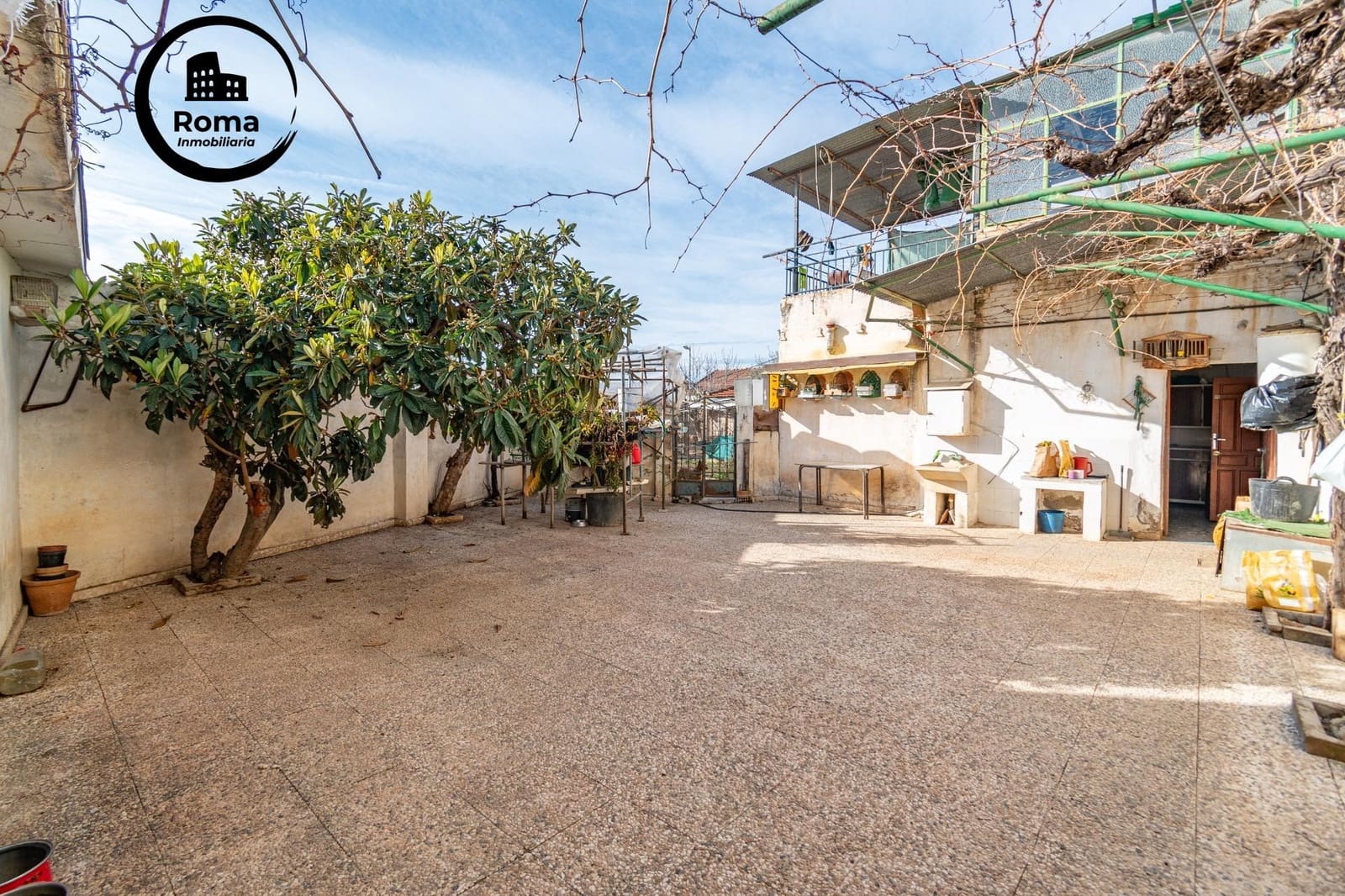 8 bedroom Villa for sale in Ambroz - € 290,000 (Ref: 9502547)