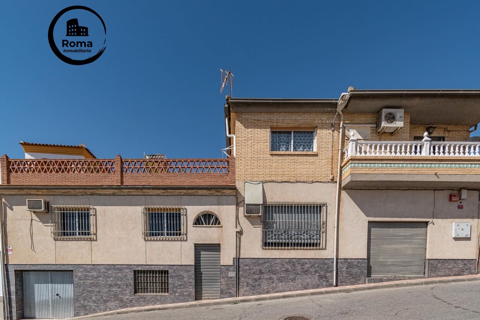 Casa de 4 habitaciones en Atarfe en venta con piscina - 280.000 € (Ref: 9502548)