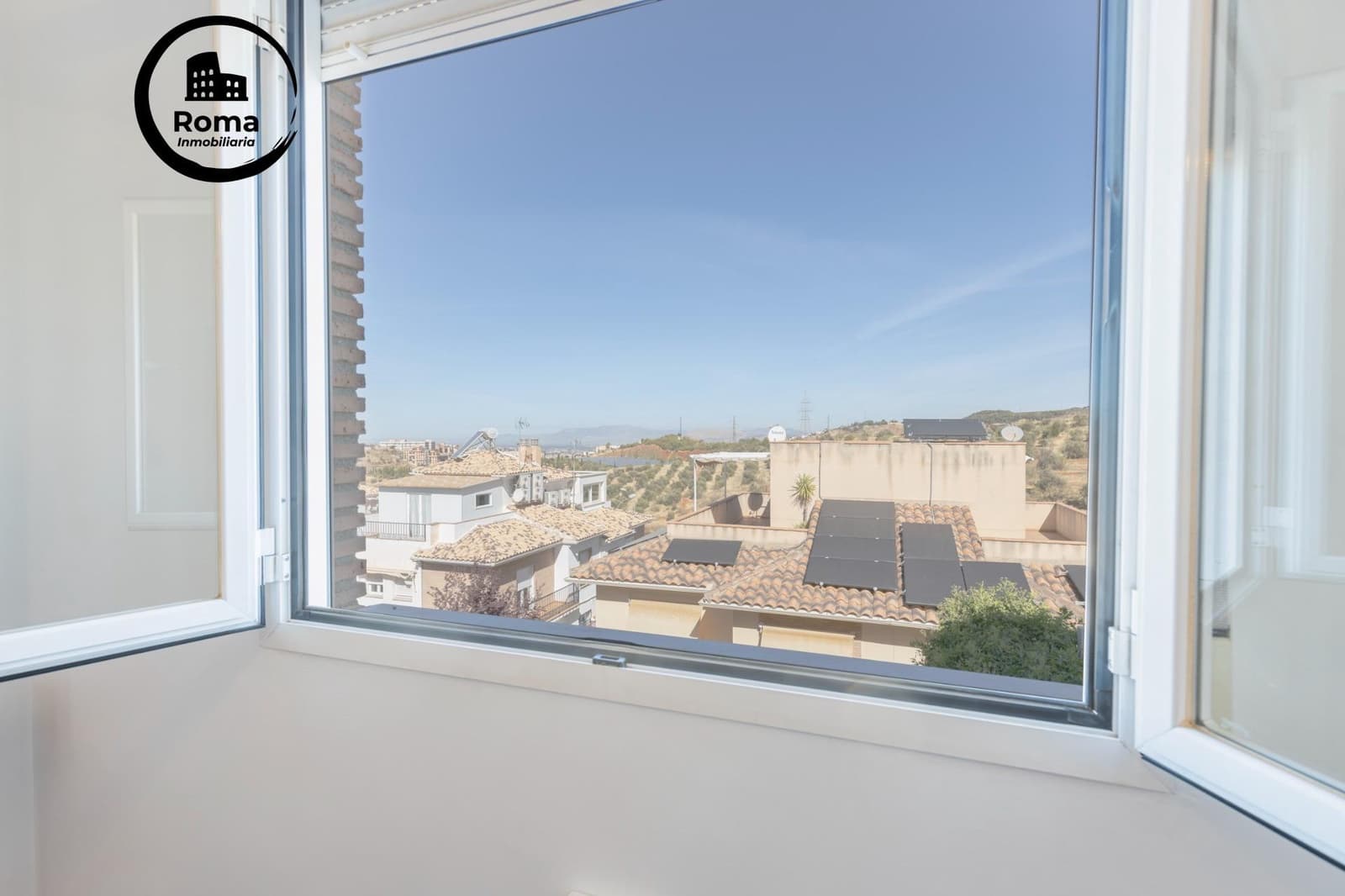 5 quarto Moradia Geminada para venda em Huetor Vega com garagem - 340 000 € (Ref: 9502550)