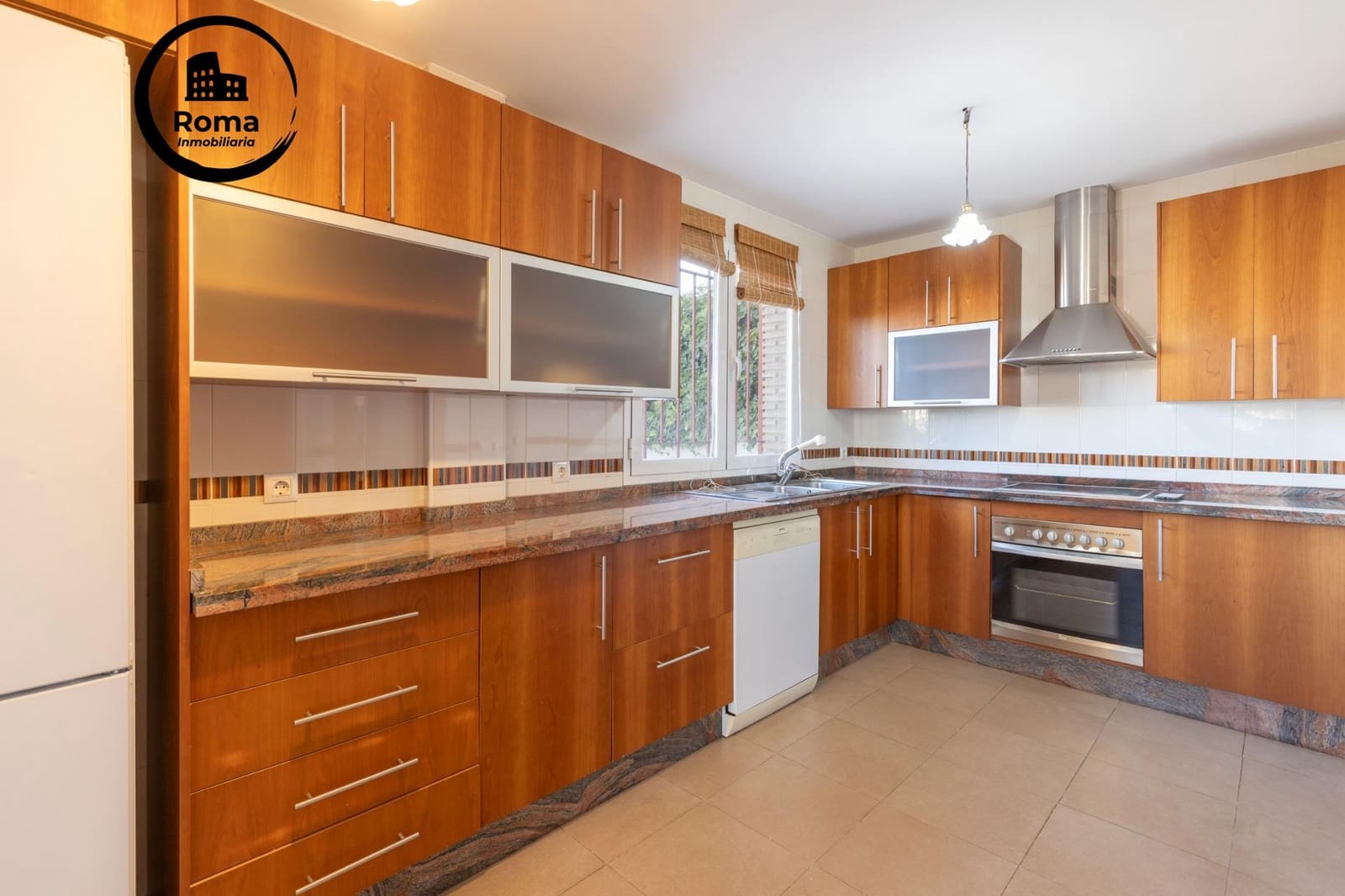 5 quarto Moradia Geminada para venda em Huetor Vega com garagem - 340 000 € (Ref: 9502550)