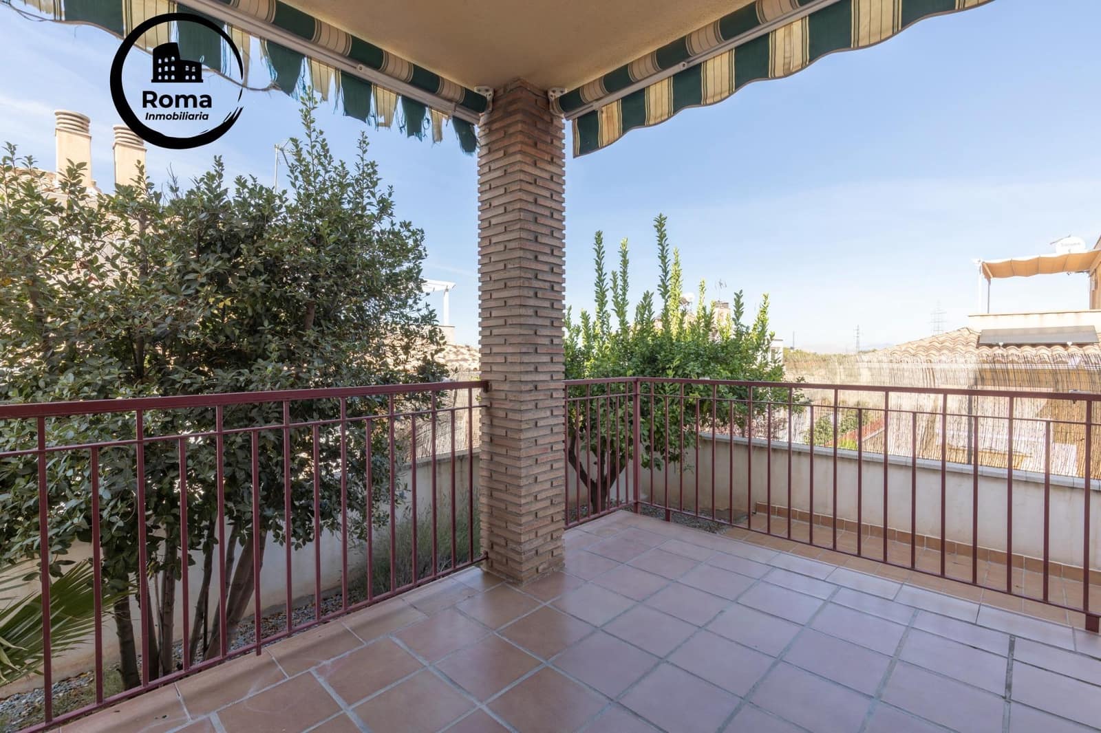 5 quarto Moradia Geminada para venda em Huetor Vega com garagem - 340 000 € (Ref: 9502550)