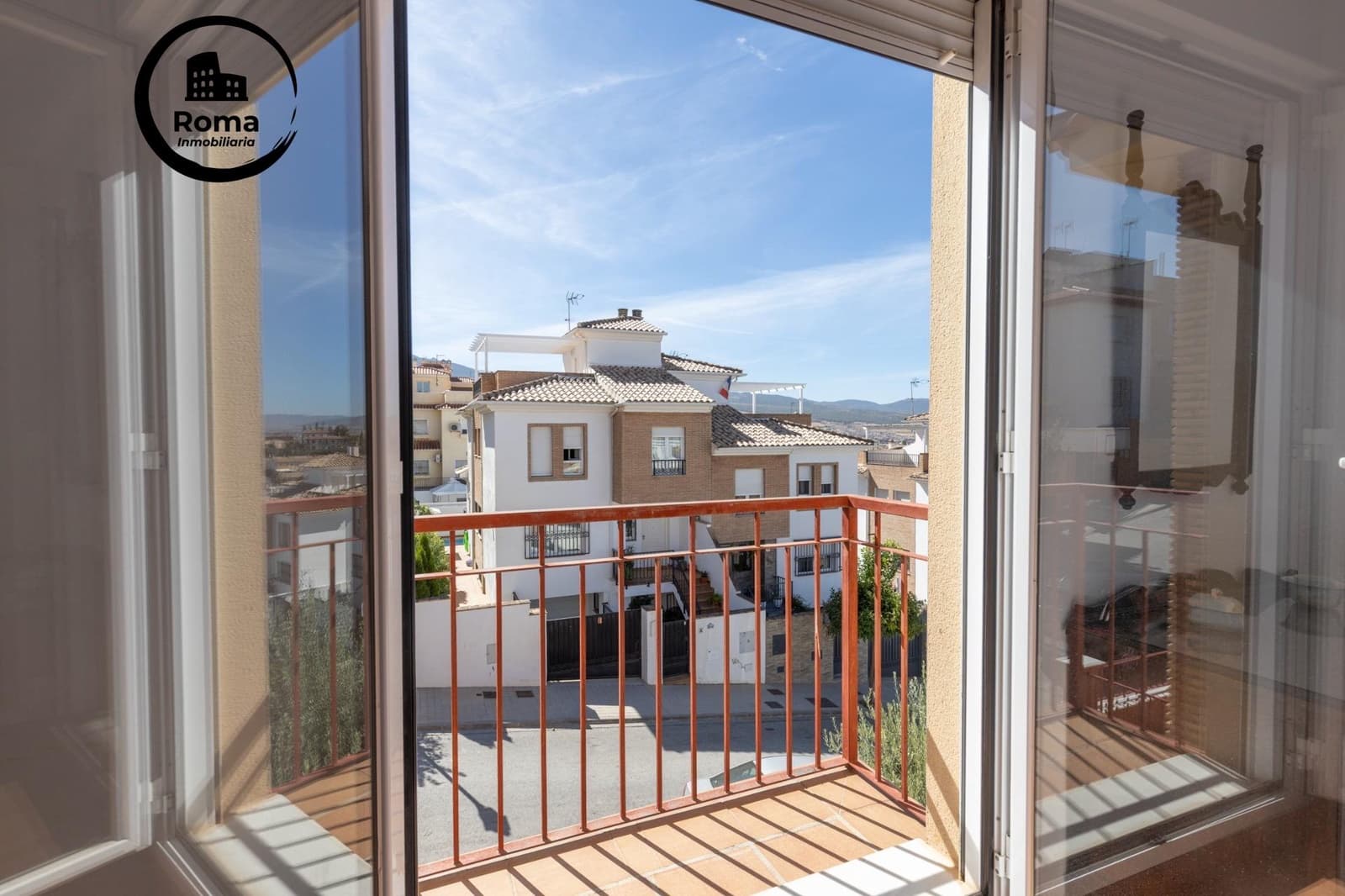 5 quarto Moradia Geminada para venda em Huetor Vega com garagem - 340 000 € (Ref: 9502550)