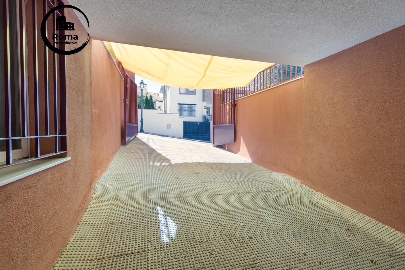 5 quarto Moradia Geminada para venda em Huetor Vega com garagem - 340 000 € (Ref: 9502550)