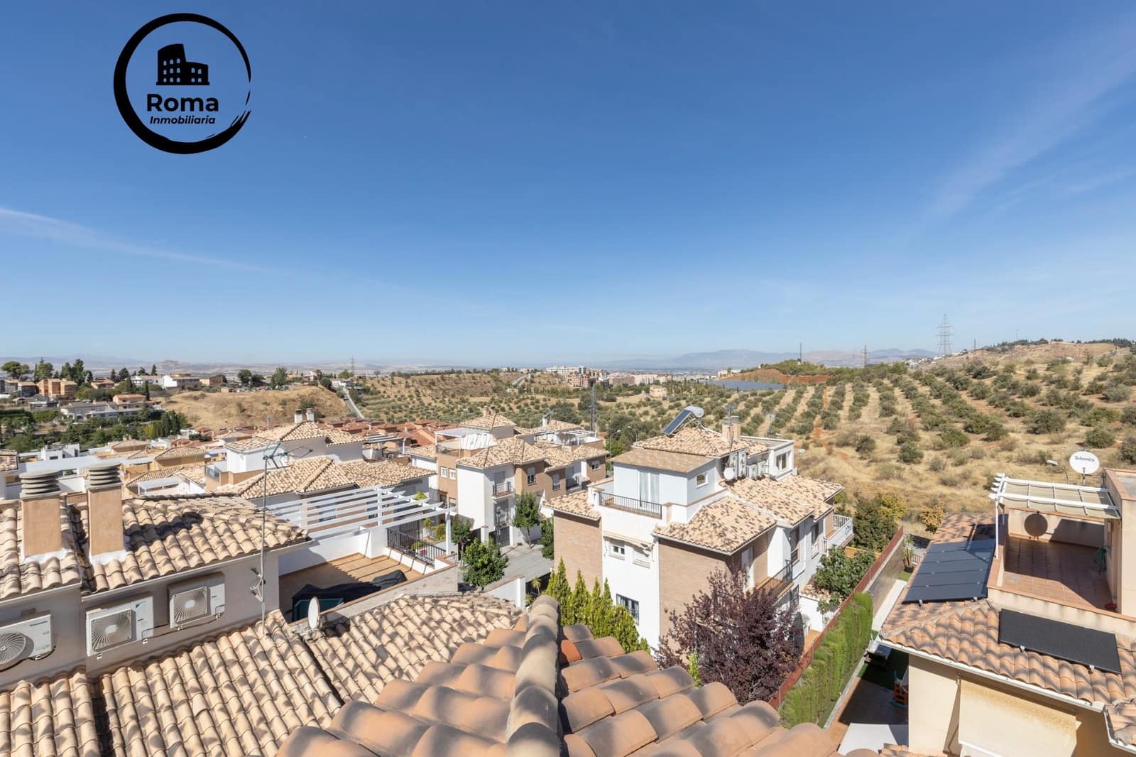 5 quarto Moradia Geminada para venda em Huetor Vega com garagem - 340 000 € (Ref: 9502550)