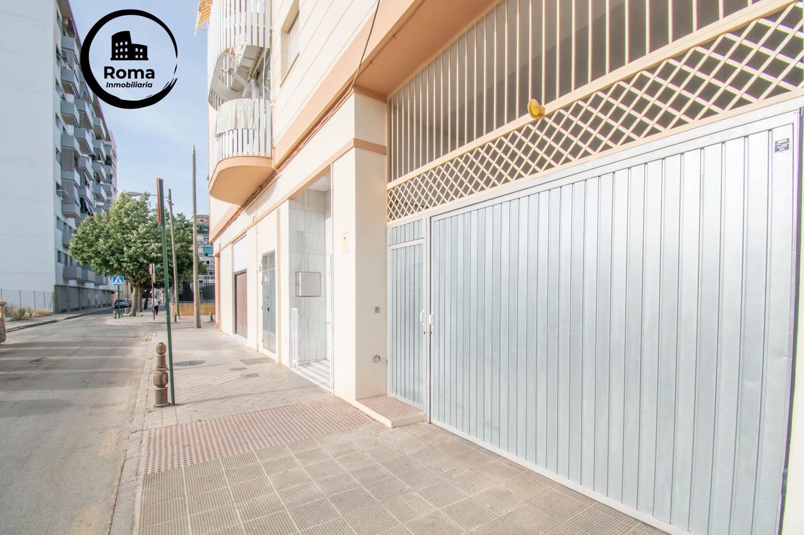 Garage for sale in Granada city - € 18,000 (Ref: 9504421)